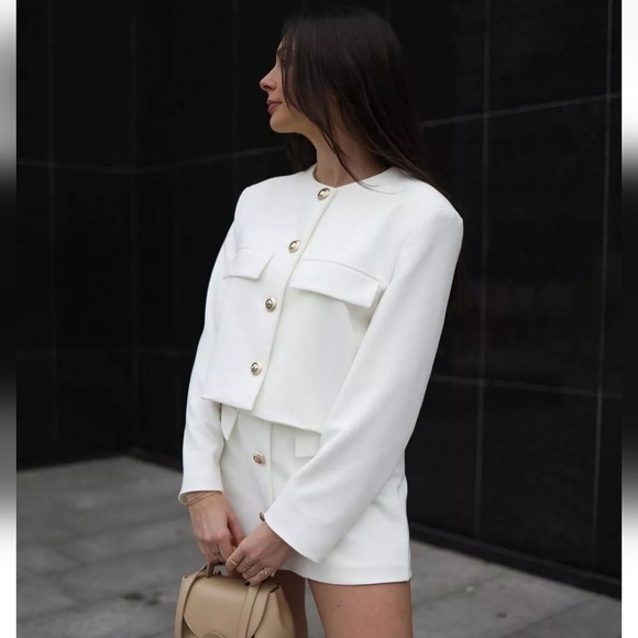 ZARA WHITE CROPPED BLAZER WITH GOLDEN BUTTONS - Picture 7 of 11